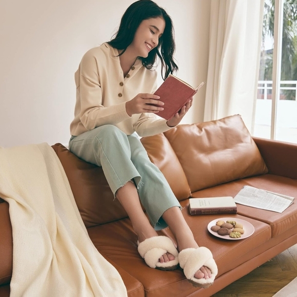 WaySoft Cream Shearling Cross Band Slippers Size 11 NWT, no box - Picture 8 of 9